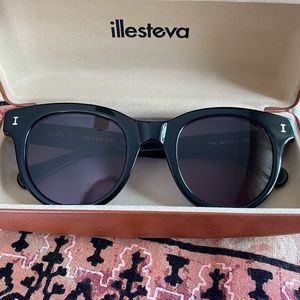 *NEW* illesteva Sunnies 🖤